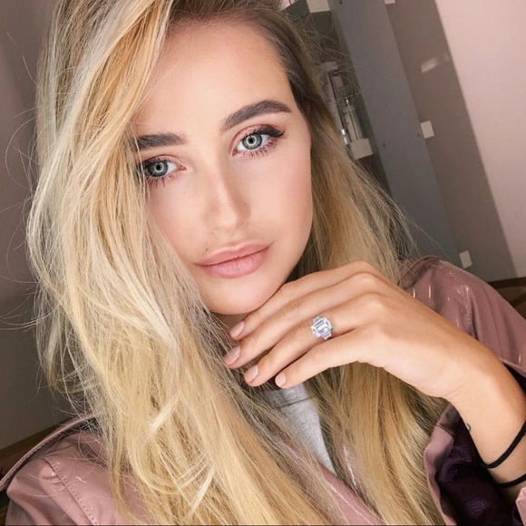 Silver Austrian Crystal Ring - Picture 3 of 8